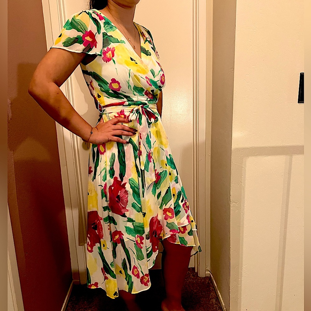 Donna Karan Dkny White Floral Cocktail 
A-line Dress